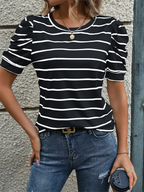 Modisches gestreiftes T-Shirt mit Puffärmeln