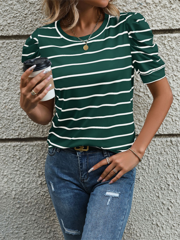 Modisches gestreiftes T-Shirt mit Puffärmeln