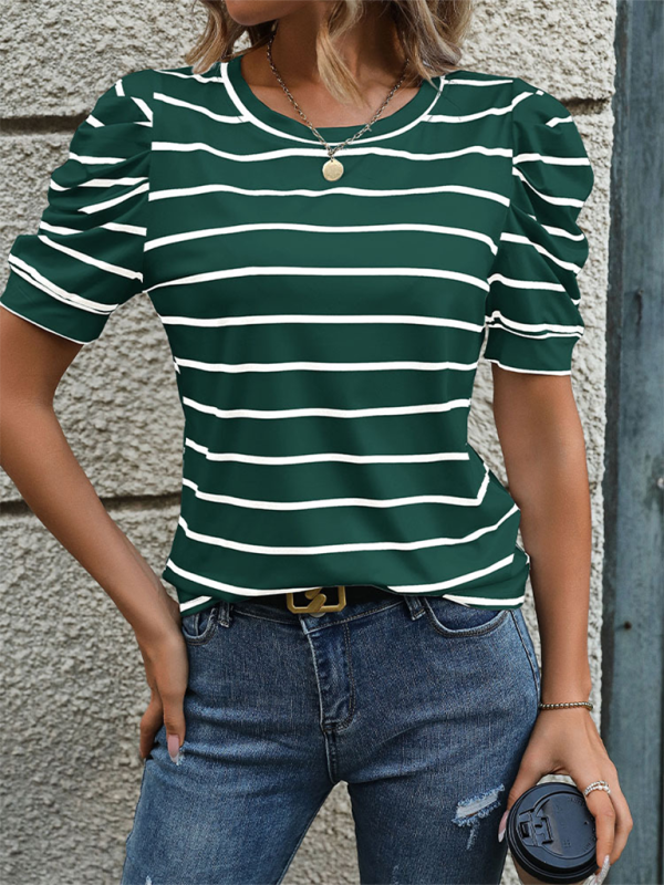 Modisches gestreiftes T-Shirt mit Puffärmeln