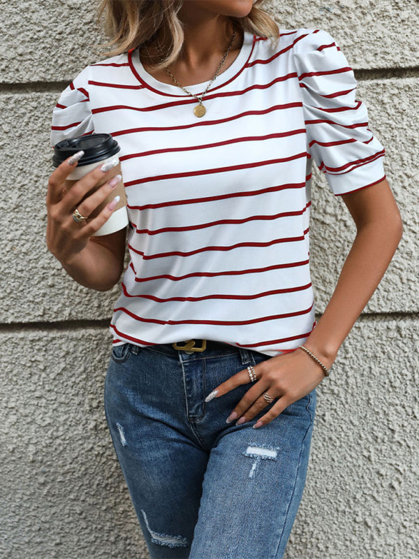 Modisches gestreiftes T-Shirt mit Puffärmeln