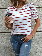 Modisches gestreiftes T-Shirt mit Puffärmeln