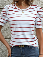 Modisches gestreiftes T-Shirt mit Puffärmeln