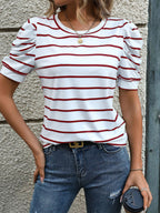 Modisches gestreiftes T-Shirt mit Puffärmeln