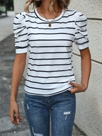 Modisches gestreiftes T-Shirt mit Puffärmeln