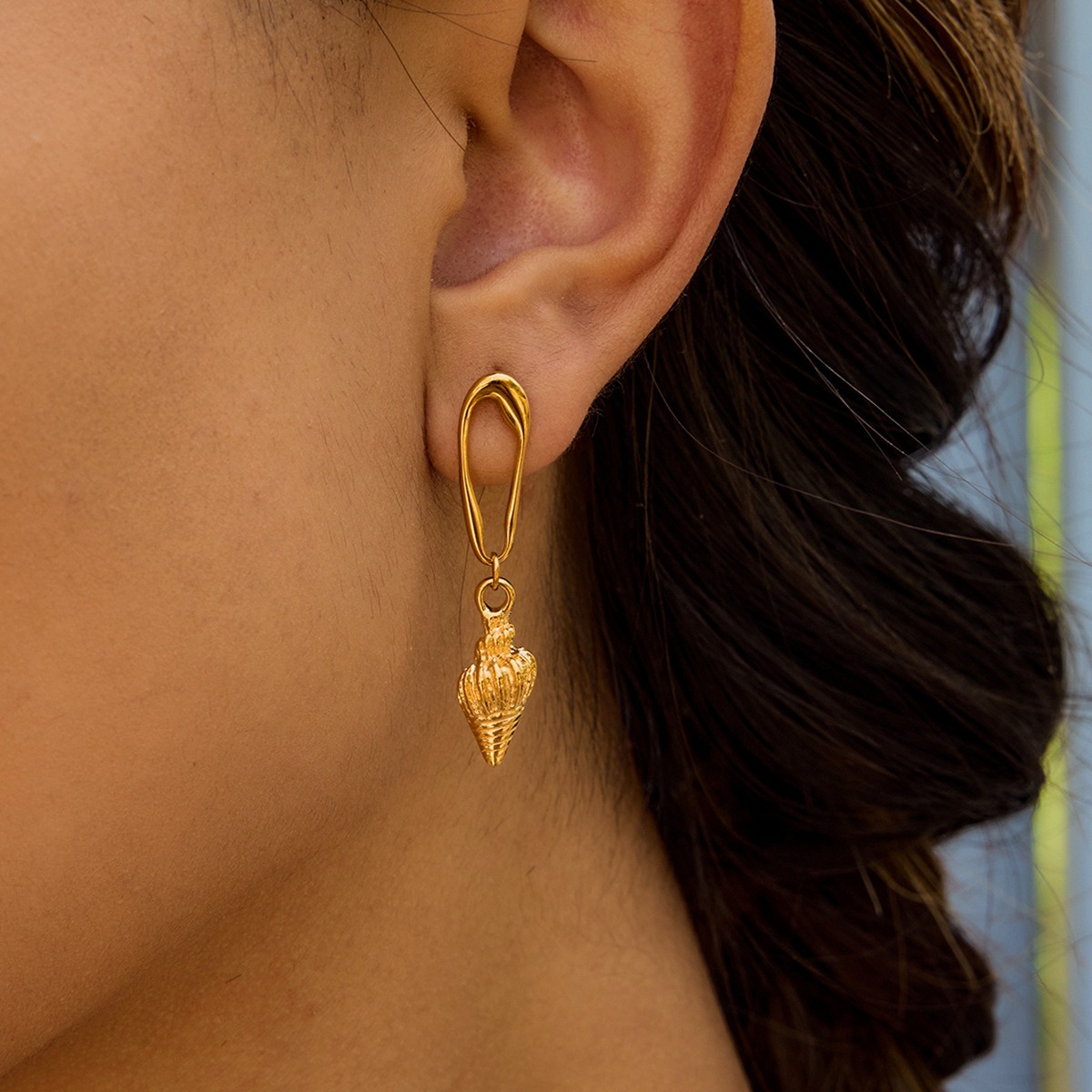 Ohrringe aus 18-karätigem Gold in Muschelform – Bild 2