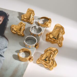 Trendiges, personalisiertes Ohrring- und Ring-Set im Herzdesign aus 18-karätigem Gold