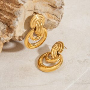 Klassische und modische Ohrringe im hohlen Halbmond-Design aus 18-karätigem Gold