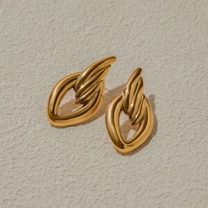 Schlichte, individuelle Ohrringe aus 18-karätigem Gold