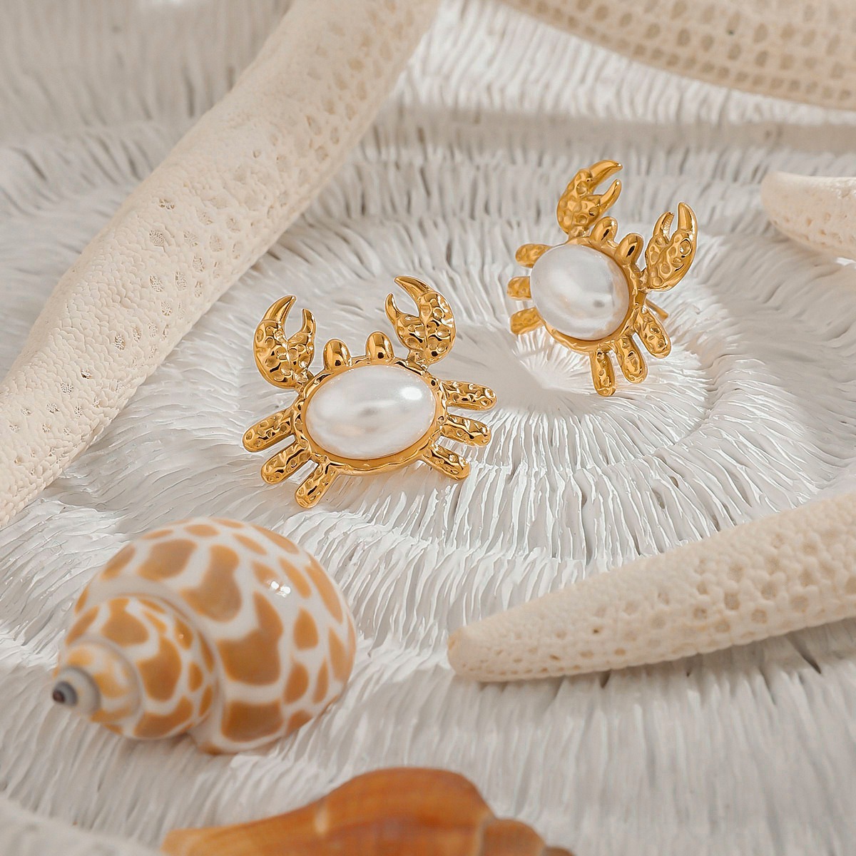 Ohrringe in Form einer Krabbe aus 18-karätigem Gold, besetzt mit Perlen, exquisites und einzigartiges Design – Bild 4