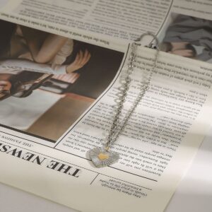 Herzförmige Halskette mit Strukturmuster