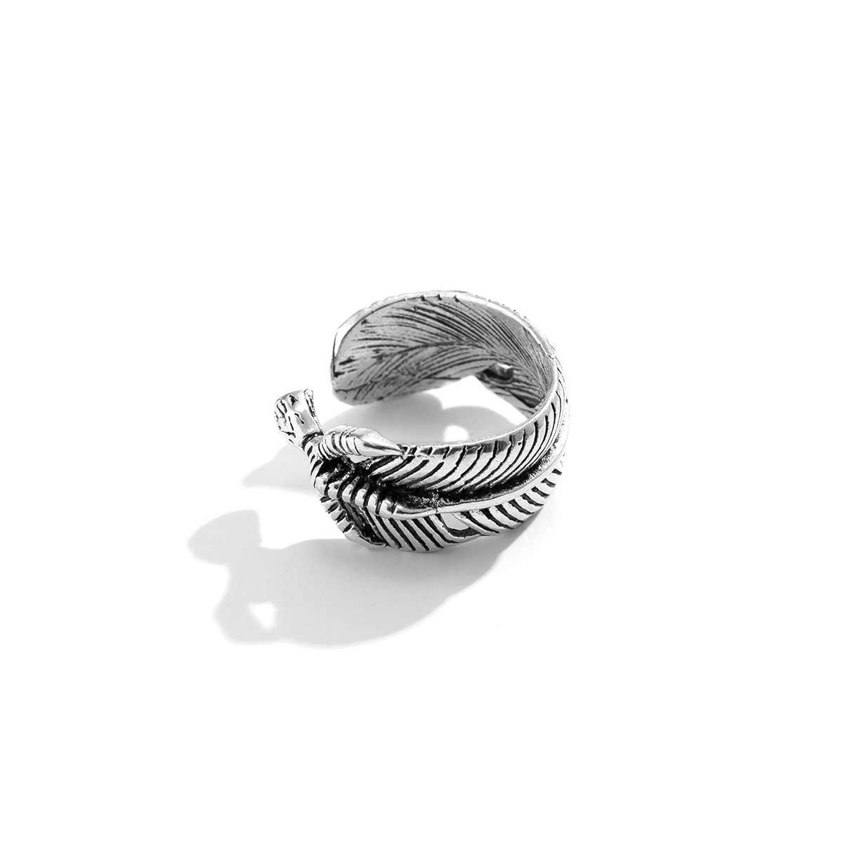Vielseitiger Ring mit exquisitem und neuartigem Federdesign – Bild 5