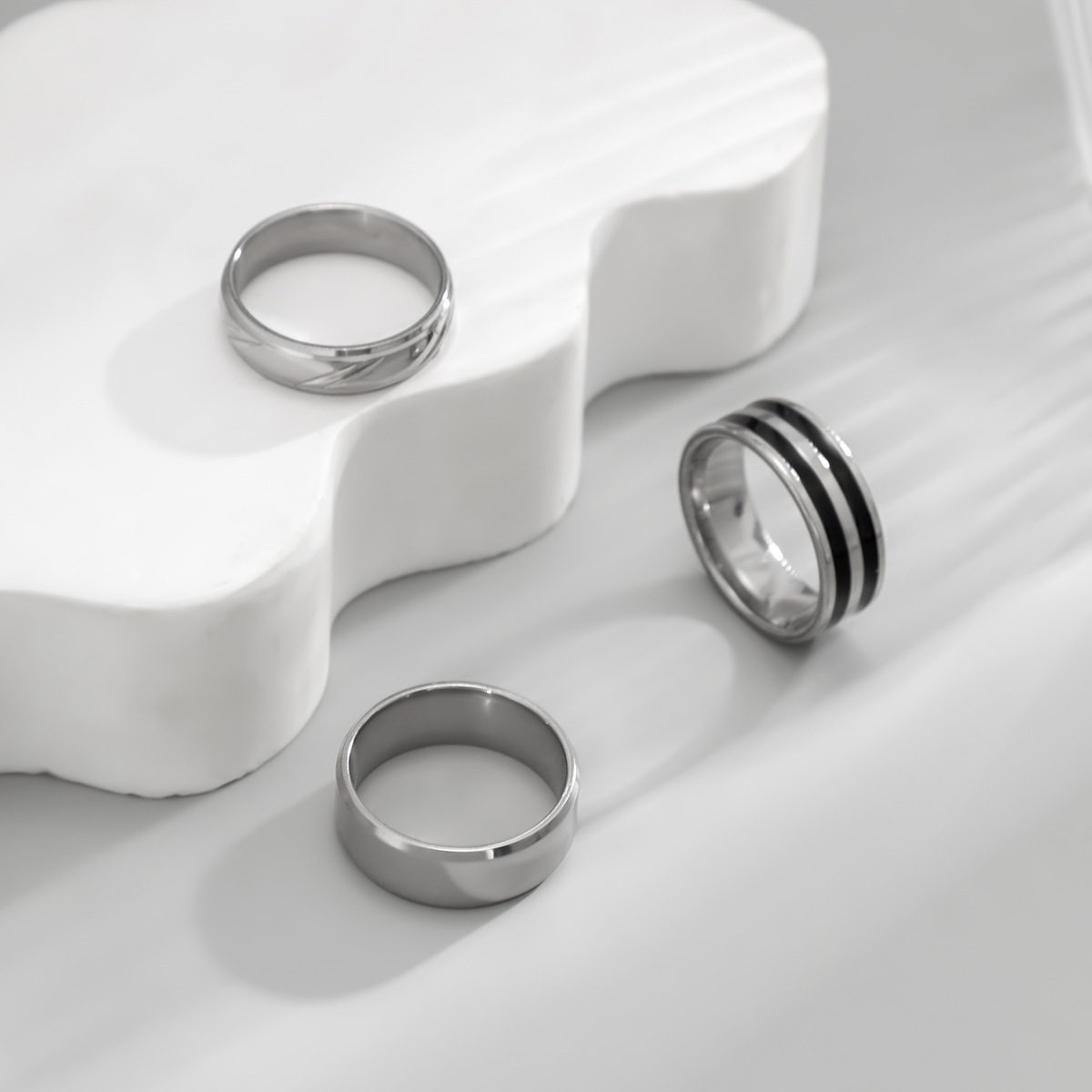 Modischer, leichter Luxus-Kulissenring