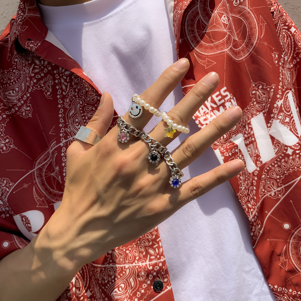 Modischer, farblich abgestimmter Ring im Hip-Hop-Stil – Bild 5