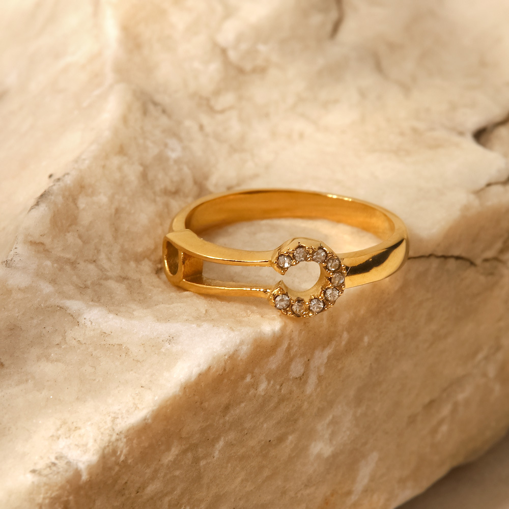 Büroklammerring aus 18-karätigem Gold mit weißem Diamanten