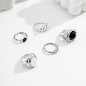 Modischer, vielseitiger Ring mit Schmuckkrone