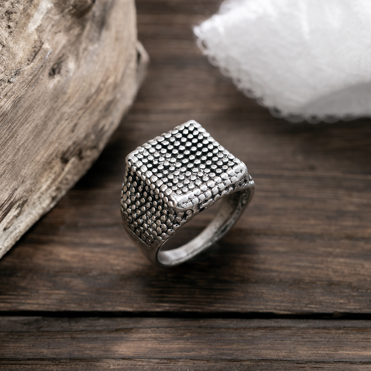 Trendiger, quadratischer Ring im Hip-Hop-Design mit Noppen – Bild 6