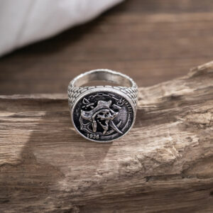 Stilvoller, imposanter Piratenschiff-Ring im High-End-Design