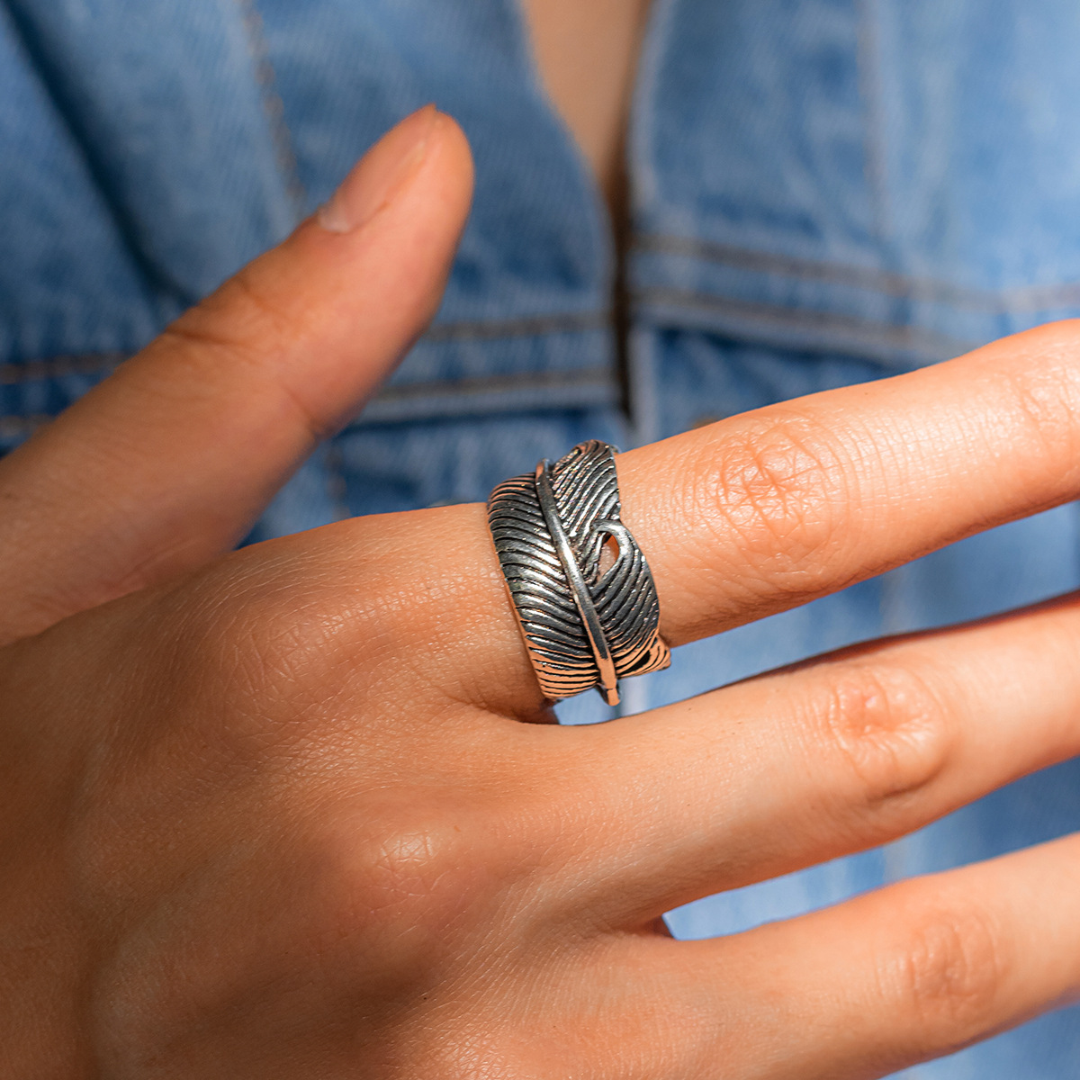 Vielseitiger Ring mit exquisitem und neuartigem Federdesign – Bild 8