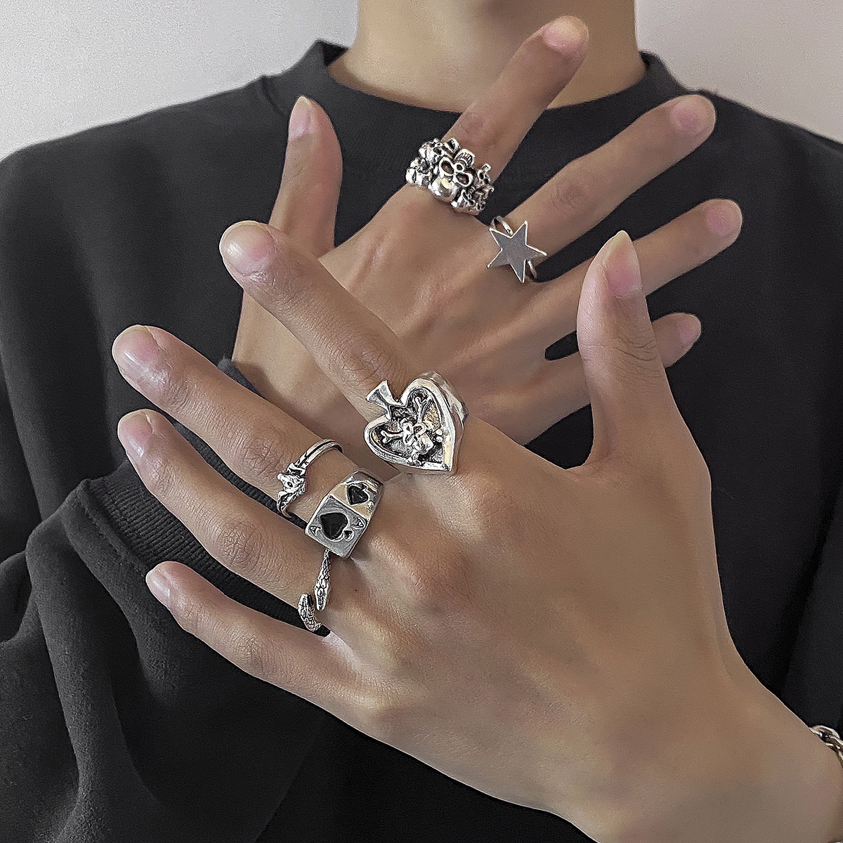 Modischer Ring mit Totenkopf-/Schlangen-/Pik-Ass-/Fünfeck-Motiv – Bild 8